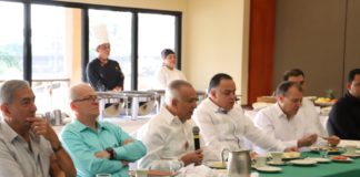 Oliva se reúne con el alcalde de SPS y empresarios de la zona norte de Honduras