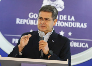 Presidente Hernández denuncia lentitud en el sistema financiero con la ley de Alivio de Deuda