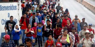 Segunda caravana con 170 migrantes hondureños cruza a Guatemala rumbo a EEUU