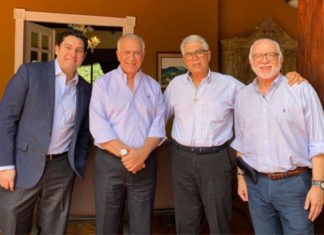 Monarca anuncia su adhesión al movimiento de Mauricio Oliva