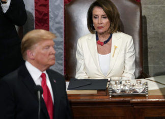 Pelosi acusa a Trump de convertir el Congreso en un «reality show»