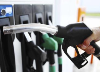 Anuncian leve rebaja en precios de combustibles