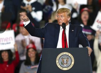 Trump veta desde hoy a los inmigrantes que puedan ser una «carga» para EE.UU.