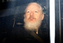 Assange rechaza su extradición a EEUU por un caso «políticamente motivado»