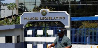 Tensión política en El Salvador tras convocatoria del presidente al Congreso