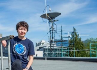 Estudiante de 23 años descubre 17 planetas, uno similar a la Tierra