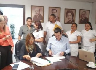Enfermeras auxiliares y gobierno logran acuerdo sobre reajuste salarial