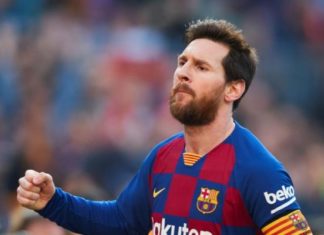 Messi mete presión a Luis Suárez