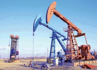 El petróleo de Texas cae un 3 % por coronavirus y falta de acción de OPEP