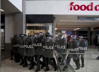 La Policía de Nicaragua frustra marcha opositora y amenaza a los periodistas