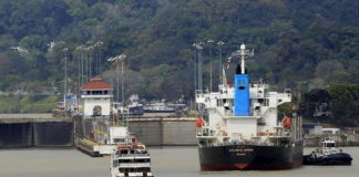 Panamá autoriza tránsito por el Canal de crucero con enfermos de COVID-19