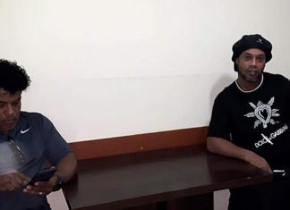 Ronaldinho seguirá encarcelado tras rechazo a arresto en mansión millonaria