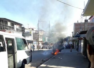 Queman vivo a supuesto sicario luego que asesinara a un conductor de bus rapidito