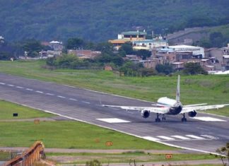 Ciudadanos norteamericanos logran salir tras permanecer varios días varados en Honduras