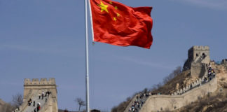 China prohíbe temporalmente la entrada al país de extranjeros por coronavirus