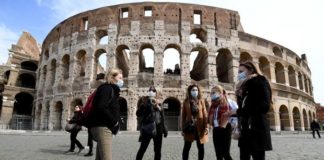 Italia supera los 9.000 muertos, con casi mil más en un solo día