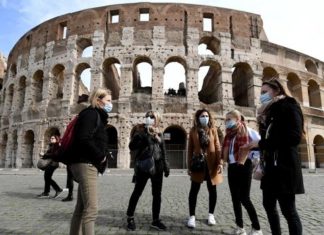 Los muertos con coronavirus son 52 en Italia y los contagiados más de 2.000