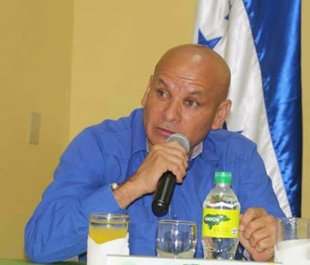 Alcalde de Cedros suplica por ayuda para llevar alimentos a sus pobladores