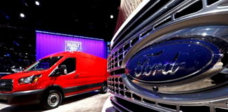 GM y Ford se ofrecen para producir respiradores y equipo médico