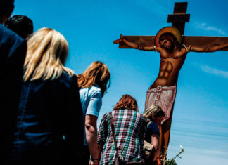 Grecia cancela misas a pesar de reticencia de la iglesia ortodoxa