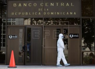 Los positivos por coronavirus se duplican en R.Dominicana y llegan a 72