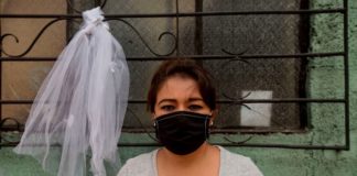 Las banderas blancas, símbolo del hambre, empiezan a asomarse en Guatemala