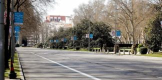 Los casos de COVID-19 suben en América en el Viernes Santo más silencioso