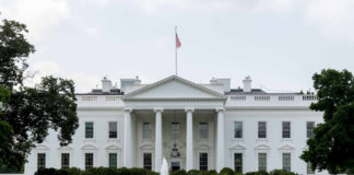 Trump ordena test diarios en la Casa Blanca tras contagio de asistente