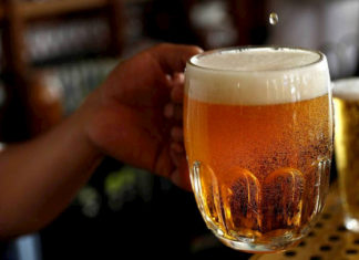 Empresa no venderá cerveza en el norte de Perú tras colas en plena cuarentena