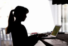 Costa Rica contabiliza 705 casos y trabaja para mejorar educación virtual