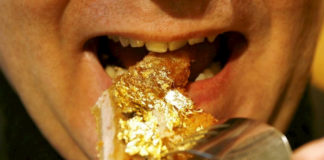 Guatemaltecos reciben alimentos perecederos en medio de la crisis de COVID-19