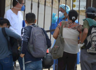 Alcaldesa de Guayaquil pide a Gobierno que Municipio pueda levantar cadáveres