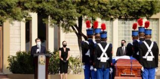 Restos mortales de expresidente Callejas ya están en Honduras