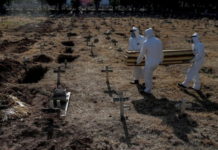 Crean 300 fosas para muertos por COVID-19 en Acapulco, al sur de México