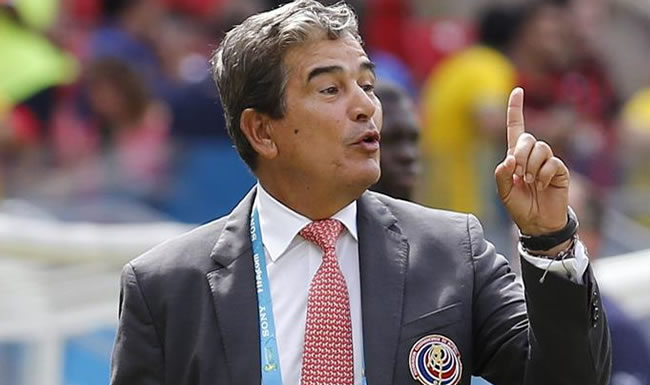 Jorge Luis Pinto califica de «mugre» a hondureño Costly, que lo tachó de loco