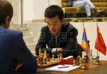 Ding humilla a Carlsen: la revancha el sábado en semifinales