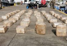 Panamá decomisa 1.425 paquetes de droga y detiene a 3 colombianos y hondureño