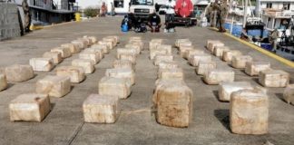 Panamá decomisa 1.425 paquetes de droga y detiene a 3 colombianos y hondureño