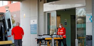 Muertes por coronavirus vuelven a bajar en España a 301 y caen nuevos casos