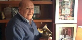 Leo Dan reúne a las estrellas de la música en español en su nuevo disco