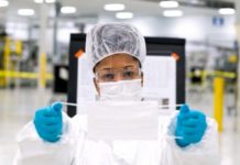 Las mascarillas caseras no protegen, pero ¿ayudan a no contagiar la COVID-19?