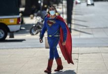 «Superhéroes» piden ayuda económica en México para no sucumbir al conoravirus