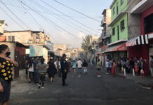 Guatemaltecos se aglomeran en tiendas de barrio por nuevo toque de queda