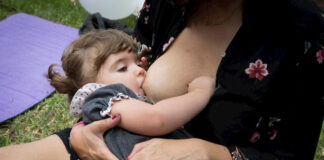 Virólogos alemanes detectan por primera vez COVID-19 en leche materna