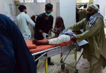 Decenas de muertos en Afganistán en ataques a un hospital y en funeral