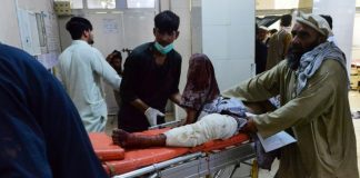 Decenas de muertos en Afganistán en ataques a un hospital y en funeral