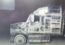 Policía Nacional decomisa furgón con 200 paquetes de cocaína en Cortés