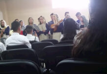 Arrestados ocho religiosos por celebrar una masiva ceremonia en Montenegro