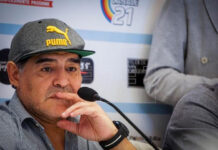 Maradona, al borde del llanto: «Ayuden a comer a la gente»
