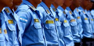 Aíslan a 35 policías que estuvieron en contacto con paciente de COVID-19